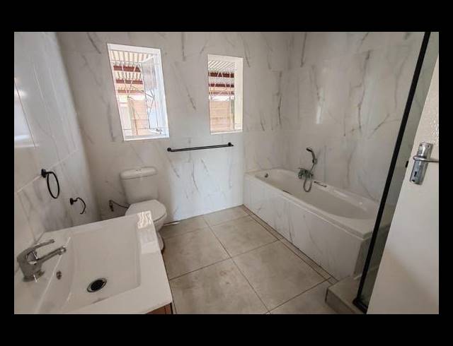 5 BEDROOM HOUSE FOR SALE IN PROCLAMATION HILL